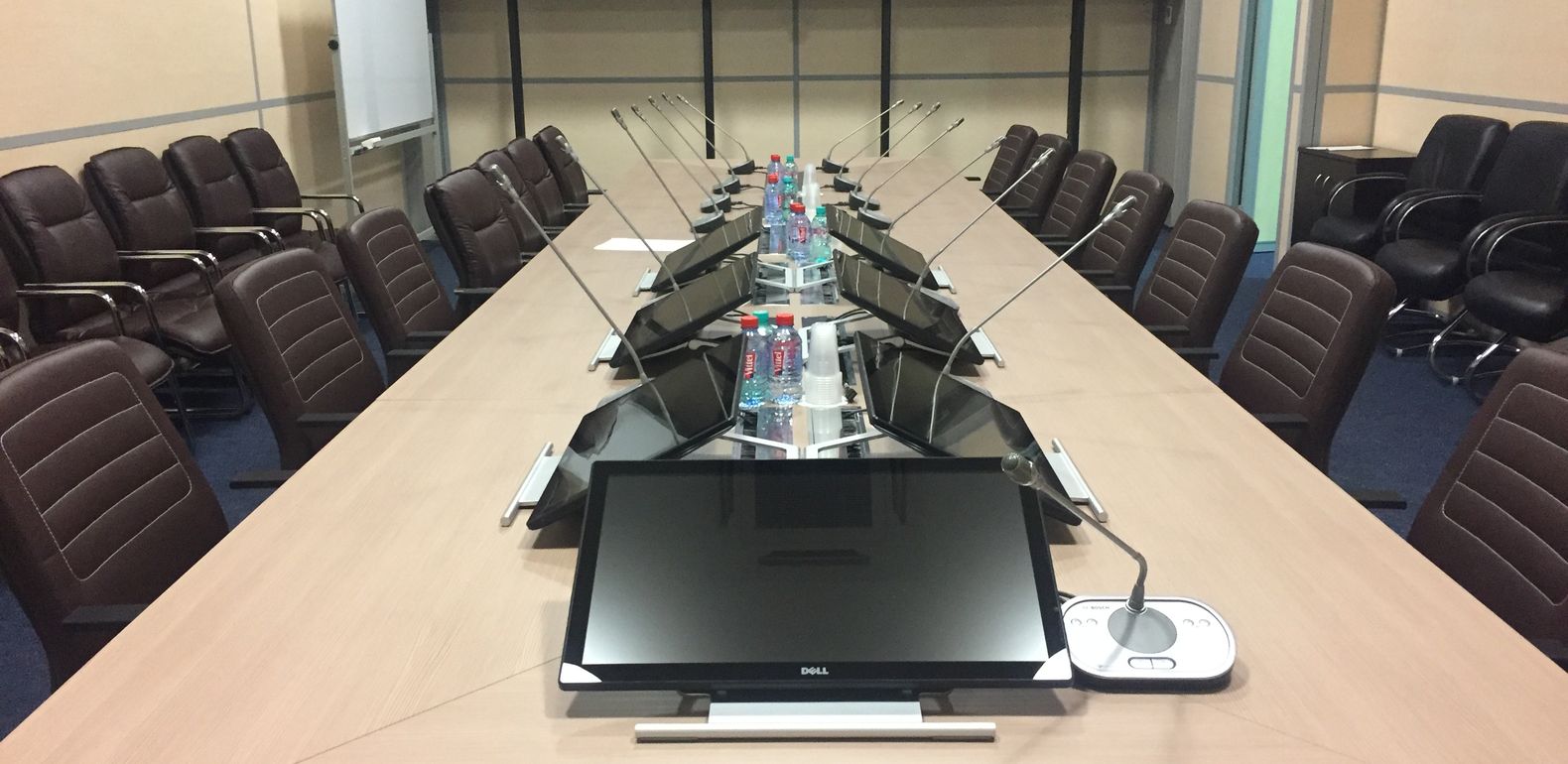 Ситуационные центры для государственных учреждений и крупных предприятий.